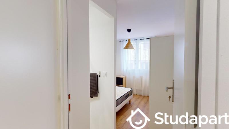 Chambre - 11 m² - 1 pièce