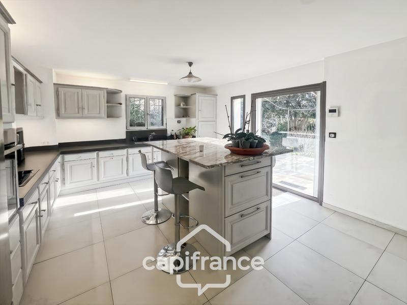 Maison - 203 m² - 6 pièces