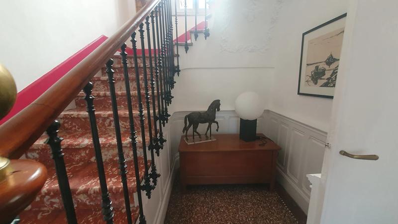 Maison de ville - 349 m² - 12 pièces