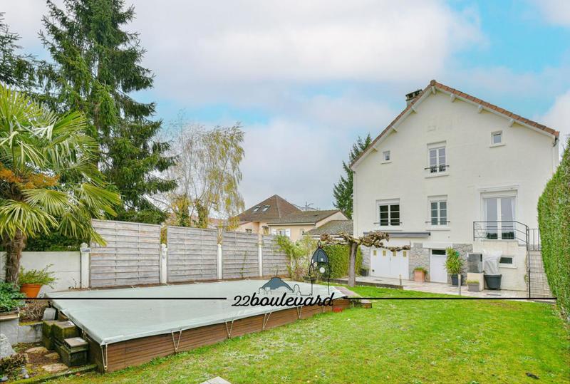 Maison - 151 m² - 6 pièces