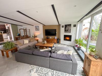 Maison - 140 m² - 4 pièces