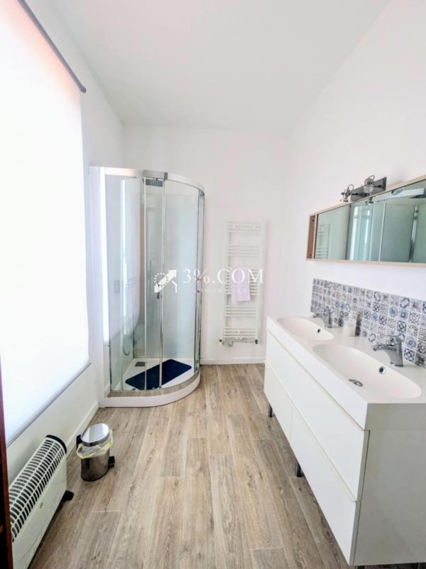 Maison - 210 m² - 11 pièces