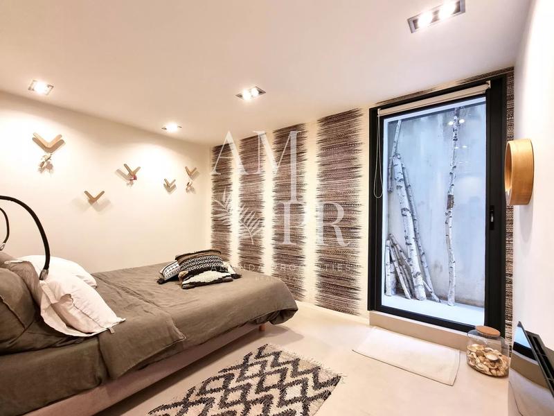 Maison - 370 m² - 8 pièces