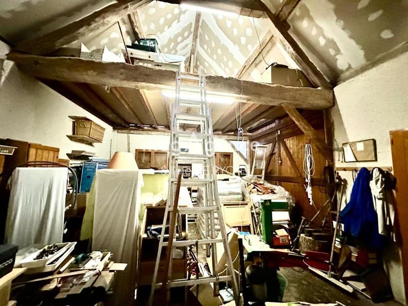 Corps de ferme - 270 m² - 8 pièces