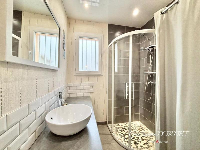 Maison traditionnelle - 90 m² - 4 pièces