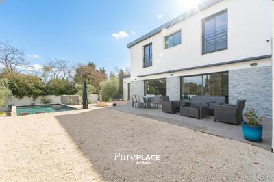 Maison - 197 m² - 6 pièces