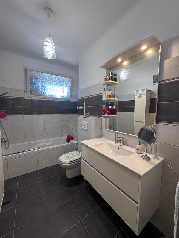 Appartement - 83 m² - 3 pièces