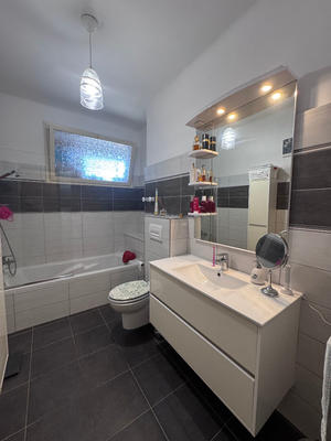 Appartement - 83 m² - 3 pièces