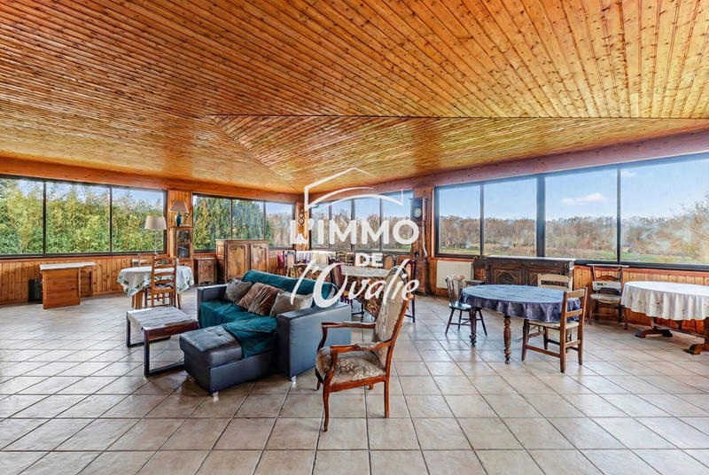 Maison - 211 m² - 7 pièces