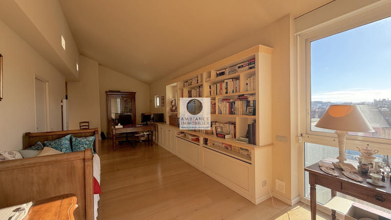 Appartement - 203 m² - 7 pièces