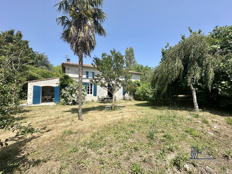 Maison ancienne - 212 m² - 6 pièces