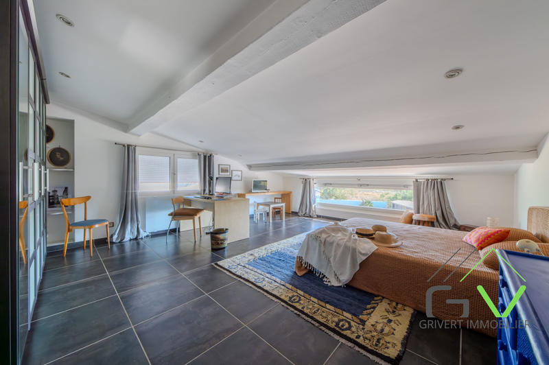 Mas - 218 m² - 7 pièces