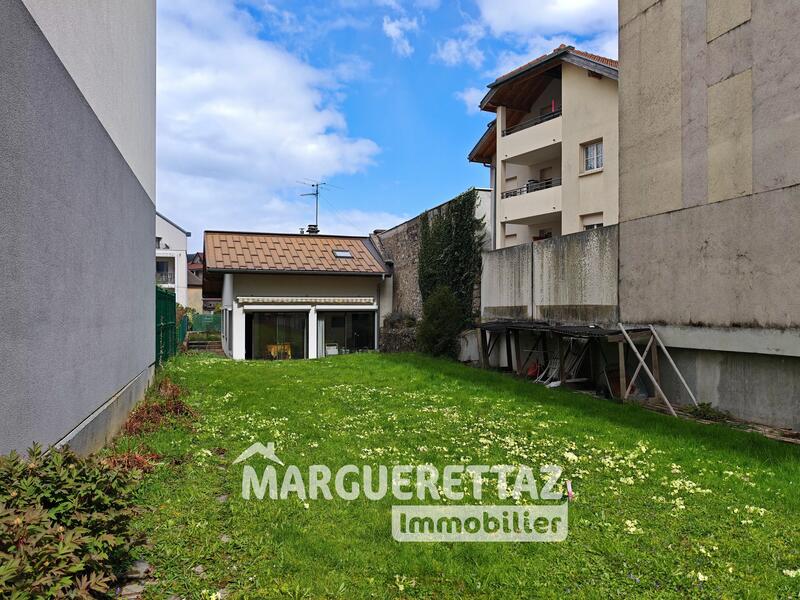 Terrain constructible - 187 m²