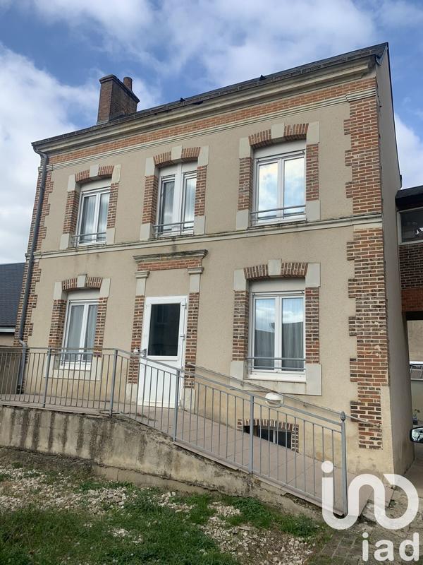 Maison - 205 m² - 9 pièces