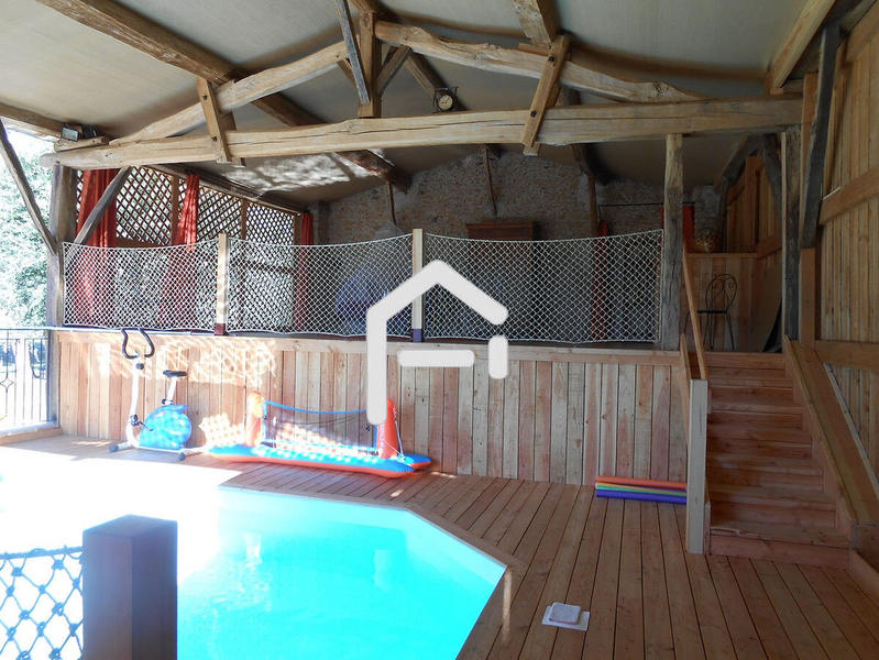 Corps de ferme - 375 m² - 11 pièces