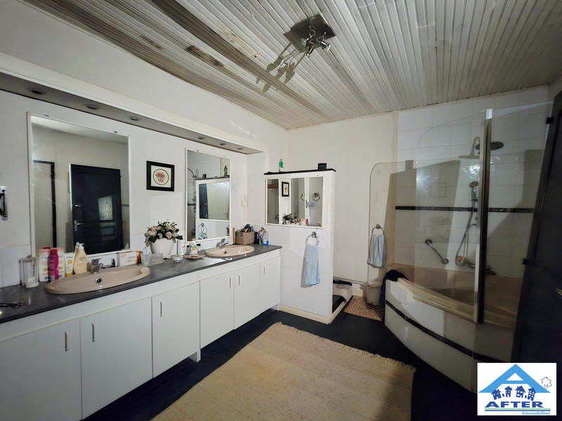 Maison - 160 m² - 4 pièces