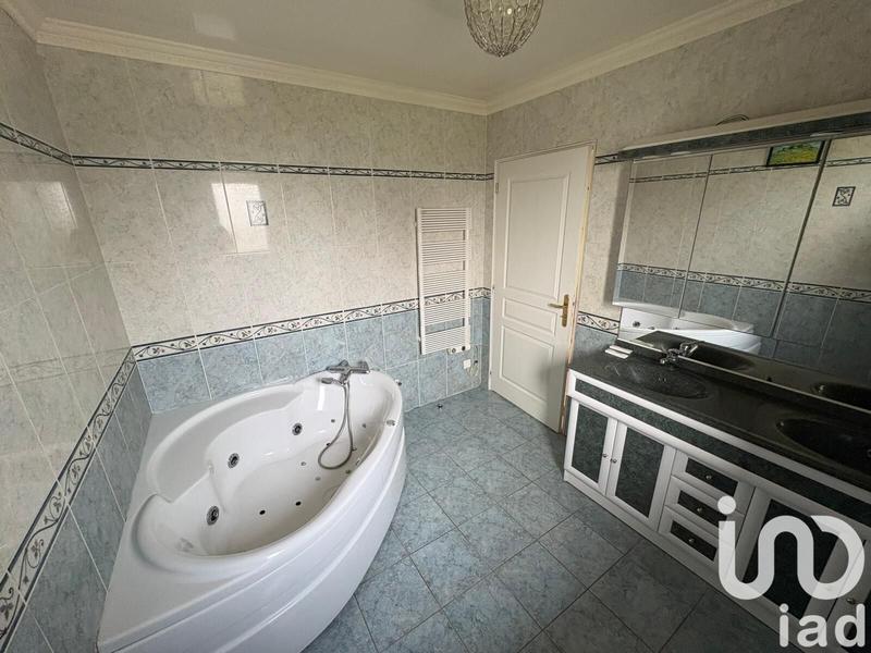 Maison - 203 m² - 6 pièces