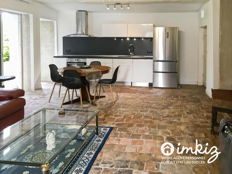 Maison - 330 m² - 9 pièces