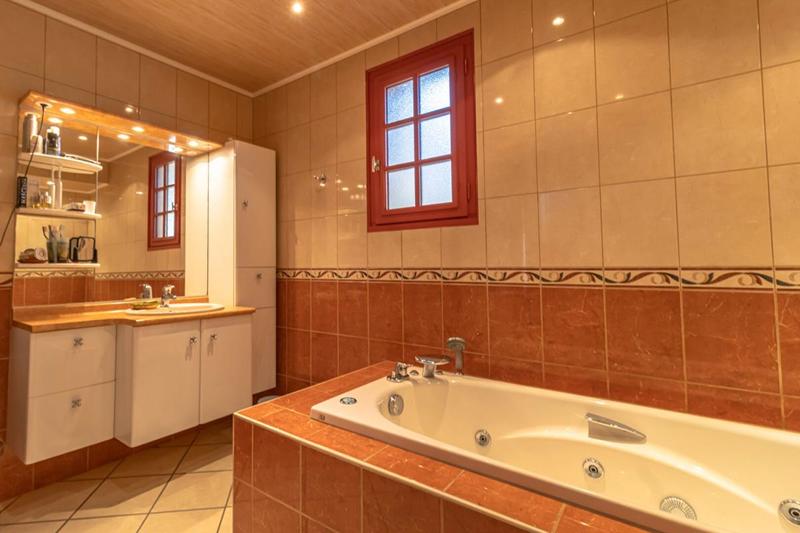 Maison - 137 m² - 6 pièces