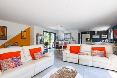 Maison - 192 m² - 6 pièces