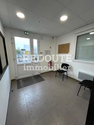 Entrepôt - 817 m² - 4 pièces