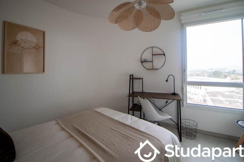 Chambre - 10 m² - 1 pièce