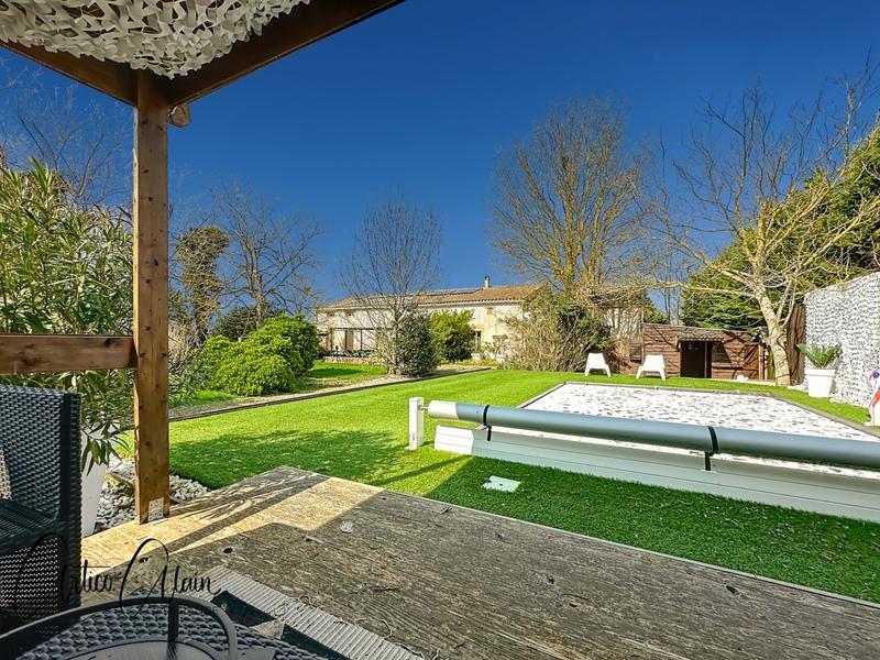 Maison - 271 m² - 9 pièces