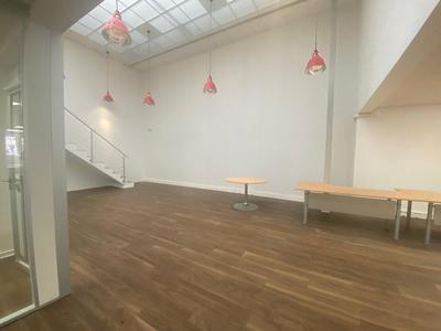 Bureau - 2 245 m²