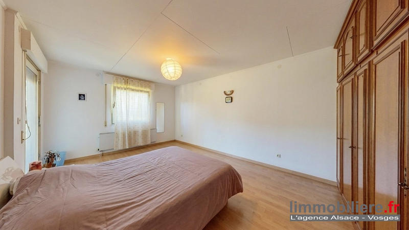 Maison - 230 m² - 11 pièces