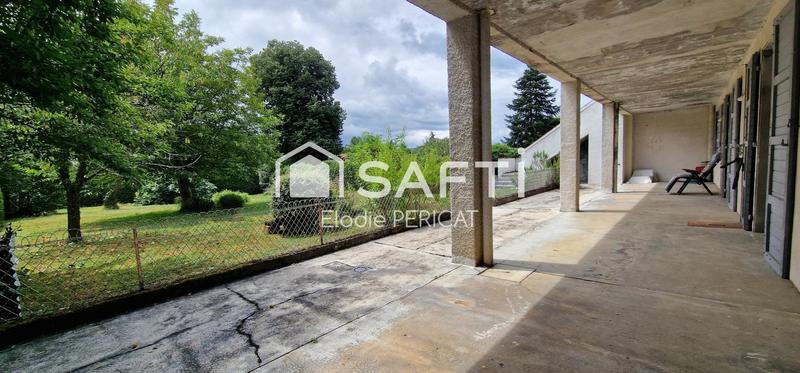 Maison - 275 m² - 7 pièces