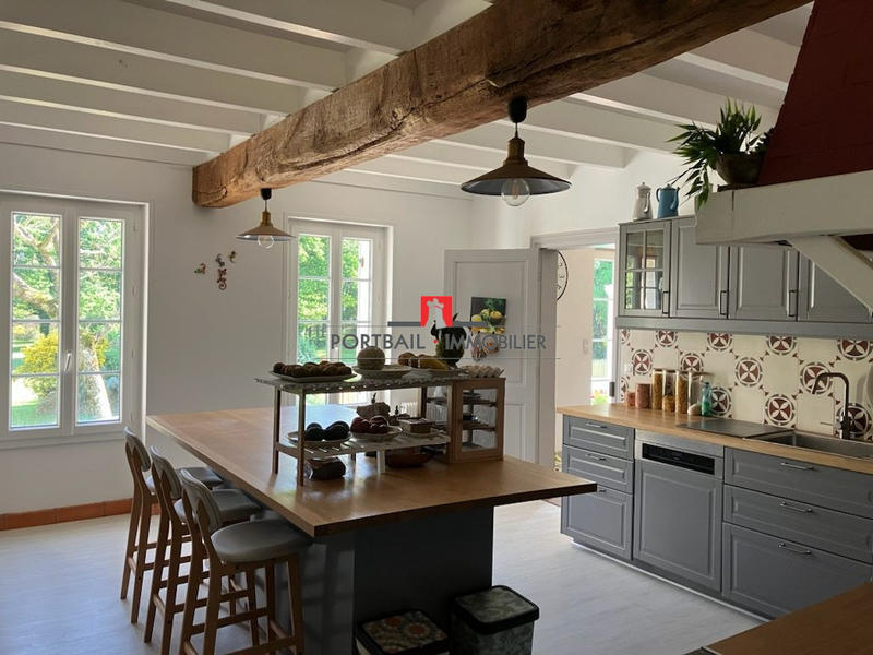 Maison - 189 m² - 7 pièces