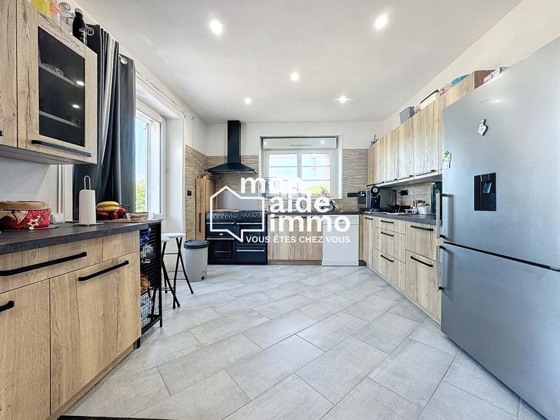 Maison - 140 m² - 5 pièces