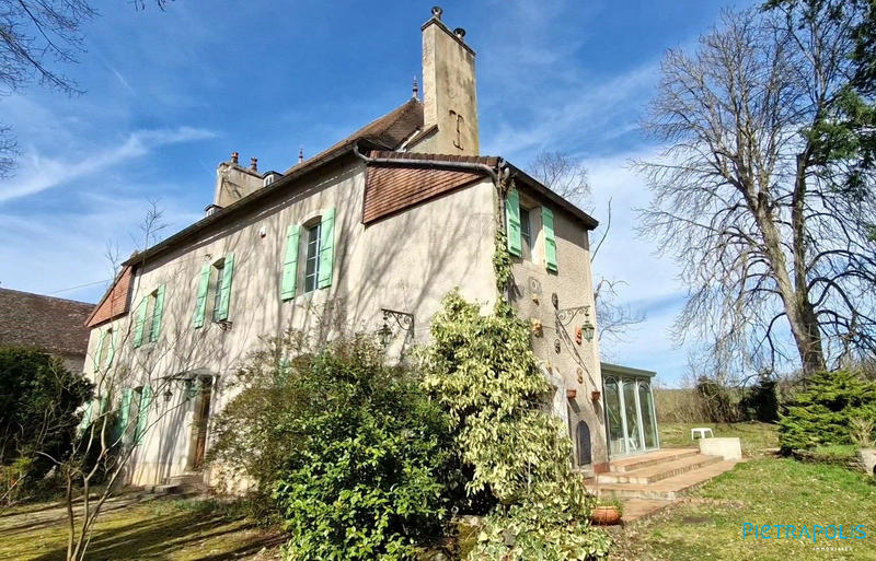 Maison ancienne - 248 m² - 9 pièces