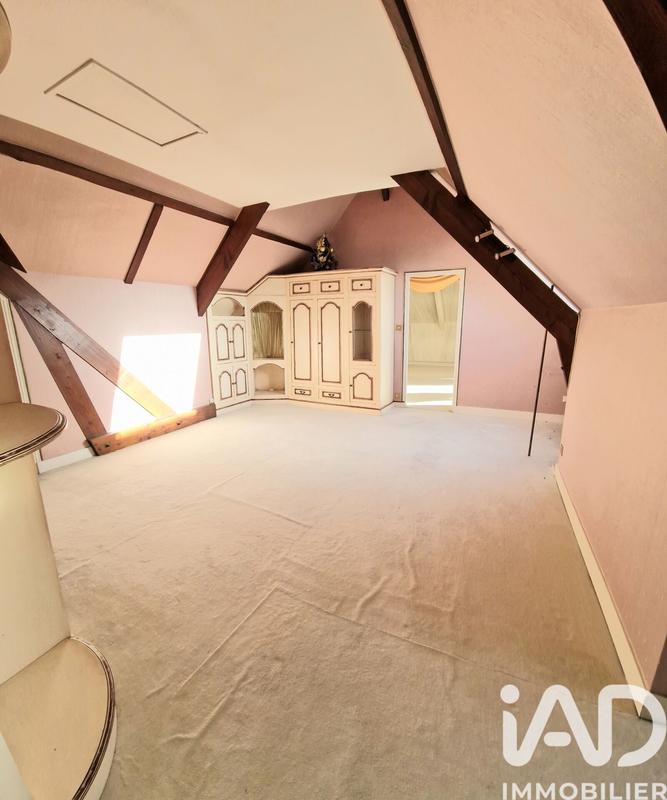 Maison - 250 m² - 8 pièces