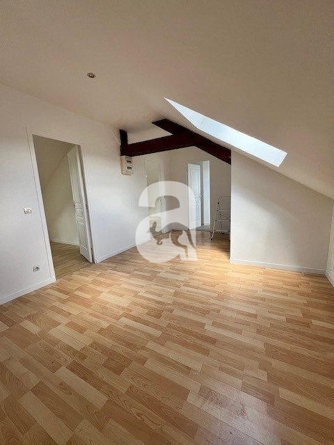 Appartement - 99 m² - 5 pièces