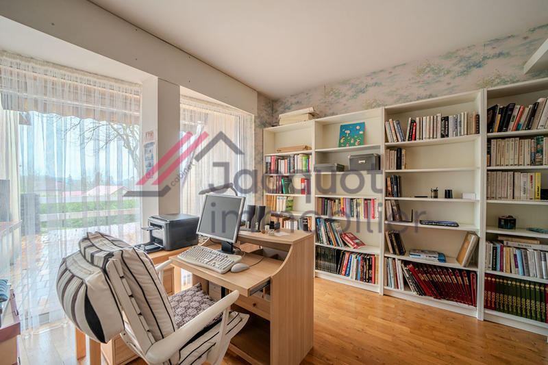 Maison - 385 m² - 12 pièces