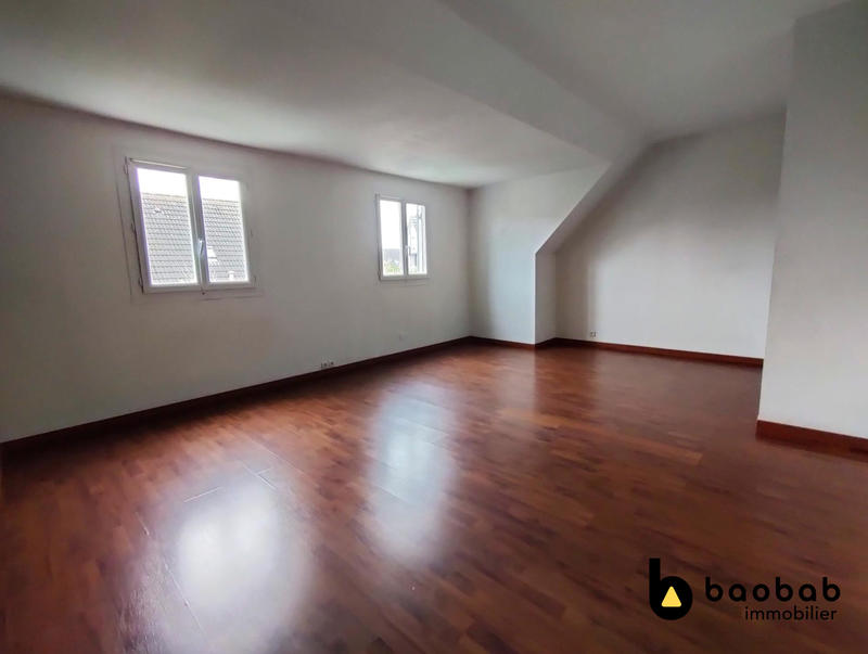 Maison - 105 m² - 4 pièces