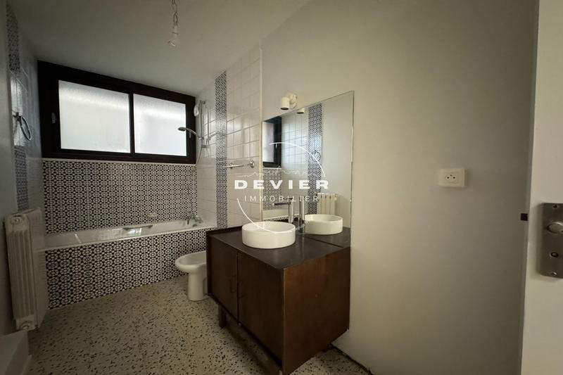 Appartement - 98 m² - 4 pièces