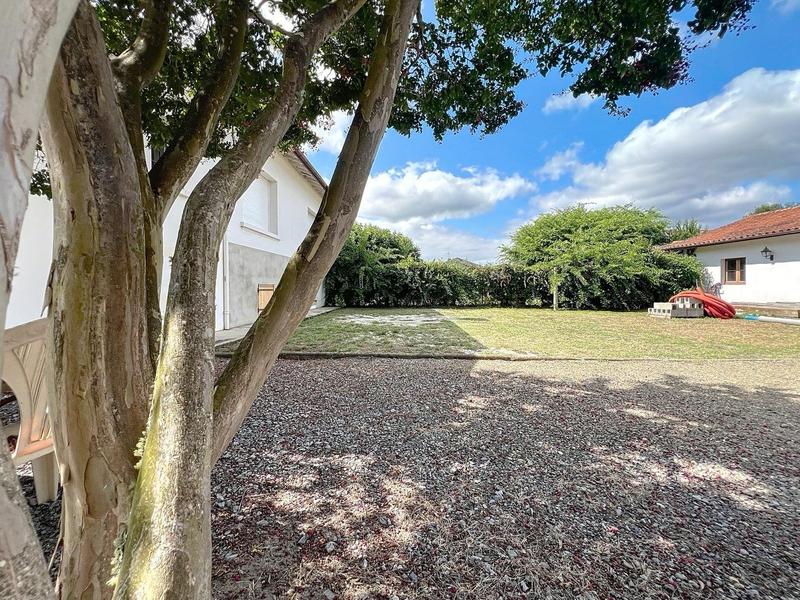 Maison - 236 m² - 10 pièces