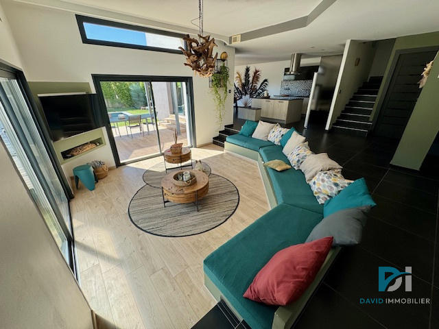 Villa - 220 m² - 7 pièces