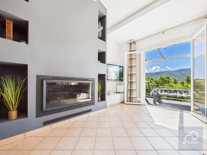 Maison - 103 m² - 4 pièces