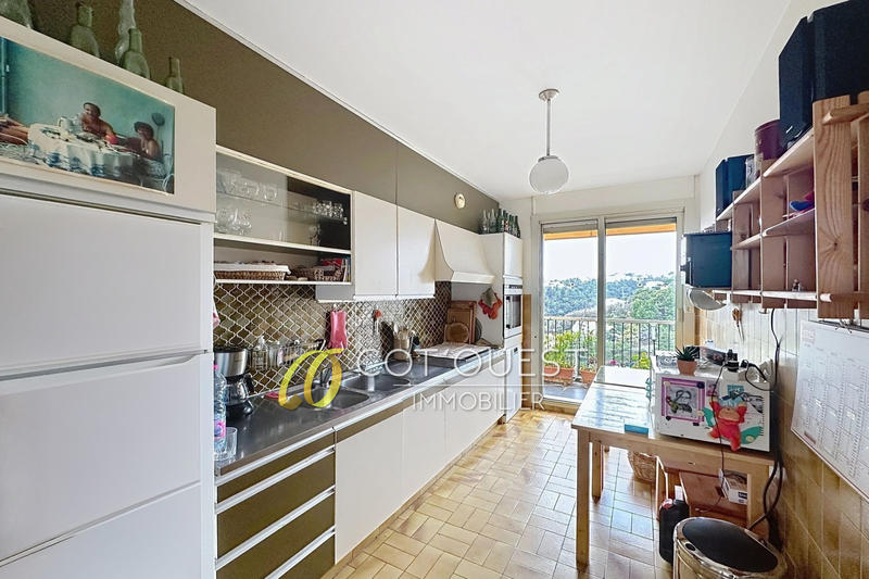 Appartement - 99 m² - 4 pièces