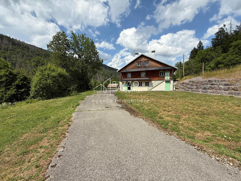 Maison - 196 m² - 8 pièces