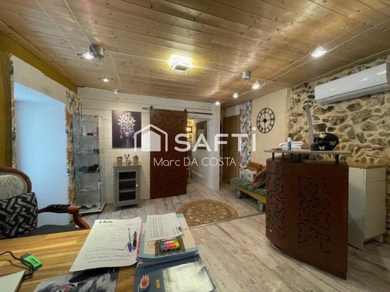 Maison - 225 m² - 10 pièces