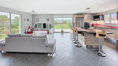 Maison - 94 m² - 4 pièces