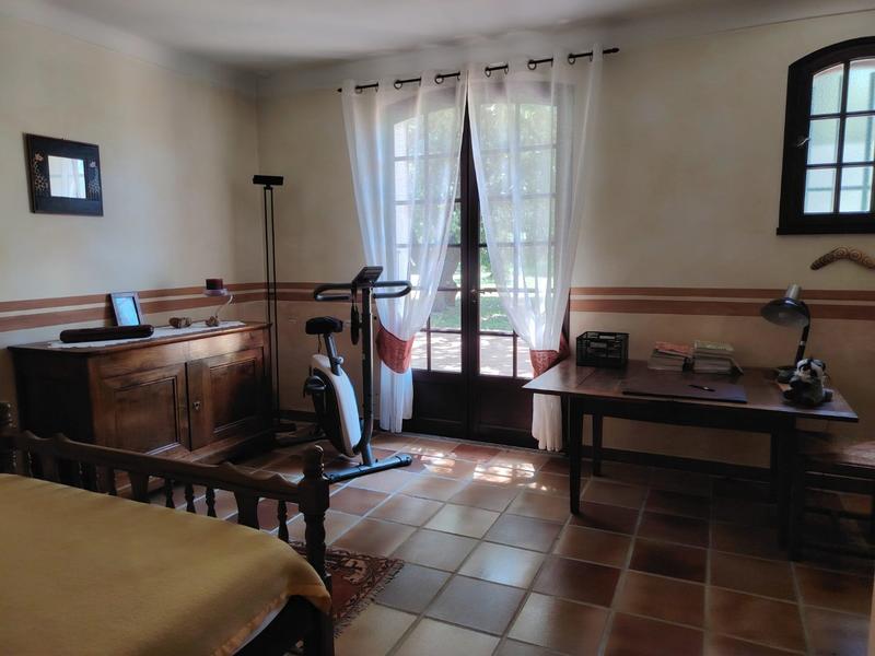 Maison - 222 m² - 7 pièces