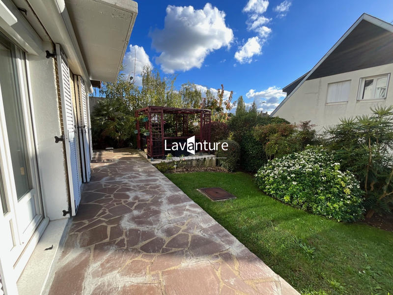 Maison traditionnelle - 145 m² - 7 pièces