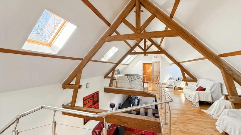 Maison - 370 m² - 8 pièces