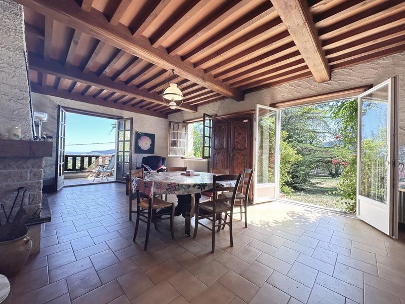 Maison - 177 m² - 8 pièces