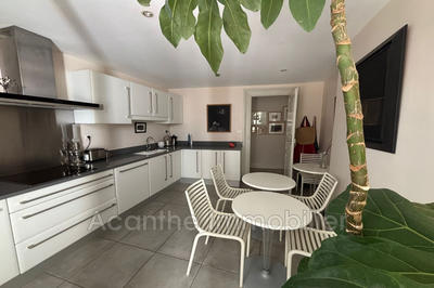 Appartement - 196 m² - 6 pièces